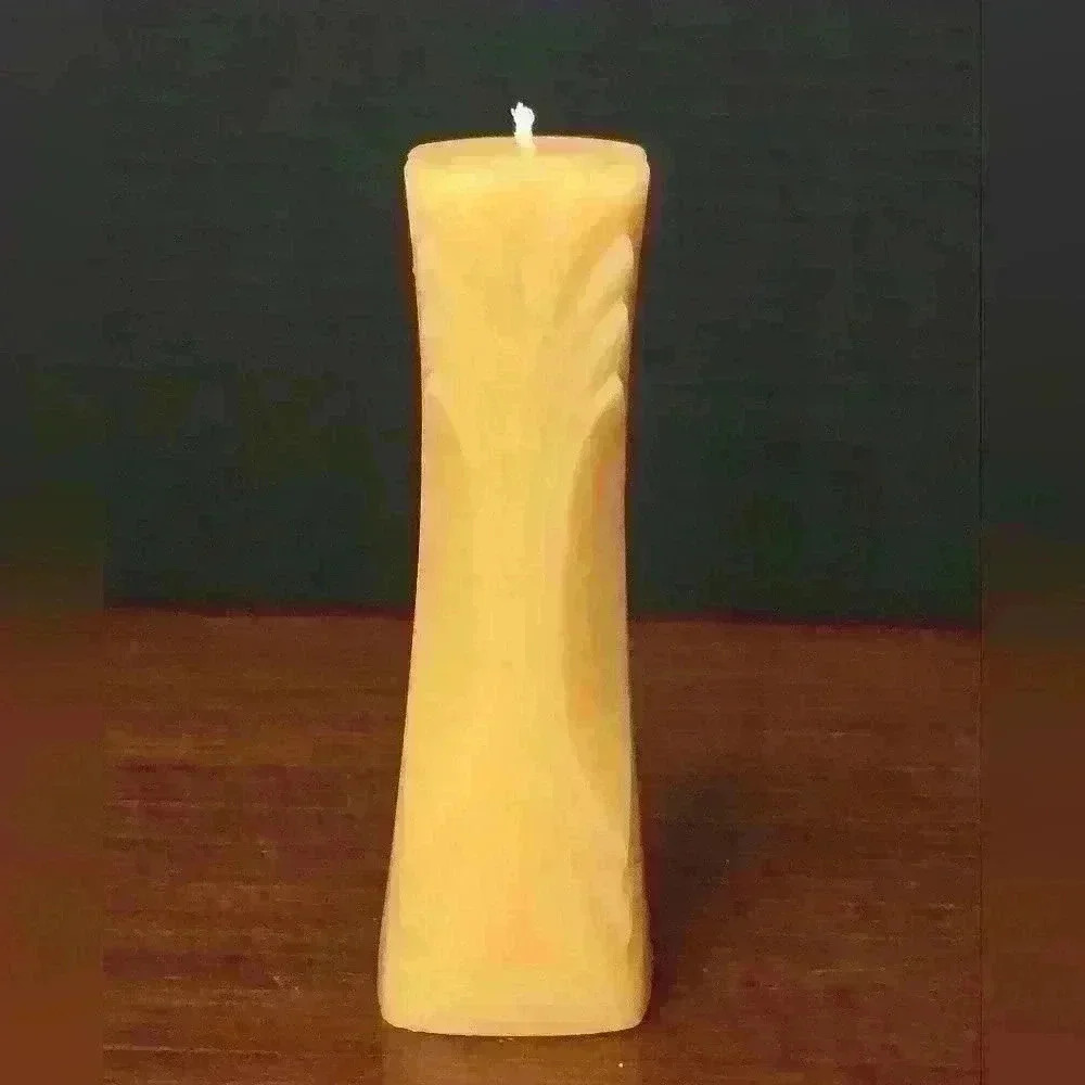 100% Beeswax  Hand Crafted Candle - Vase